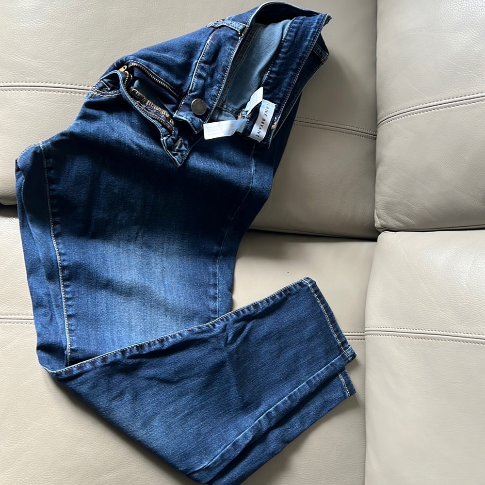 Womens 18 blue jeans new no tags